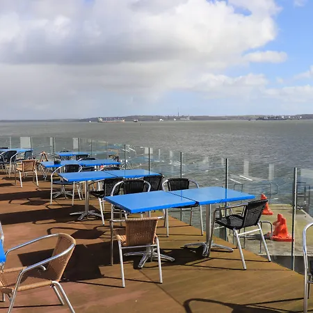 Watersedge מלון קוב