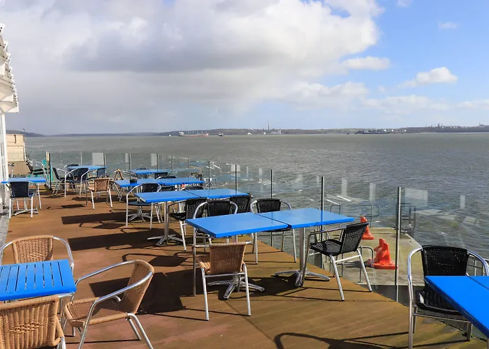 Watersedge Szálloda Cobh