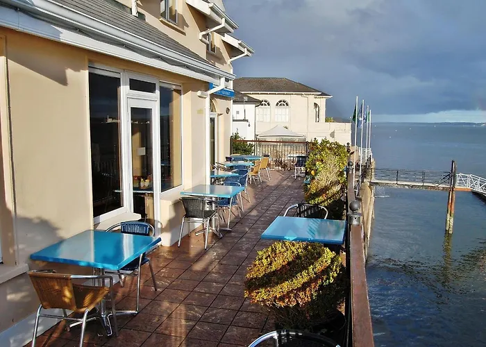 Watersedge Hotel An Cóbh